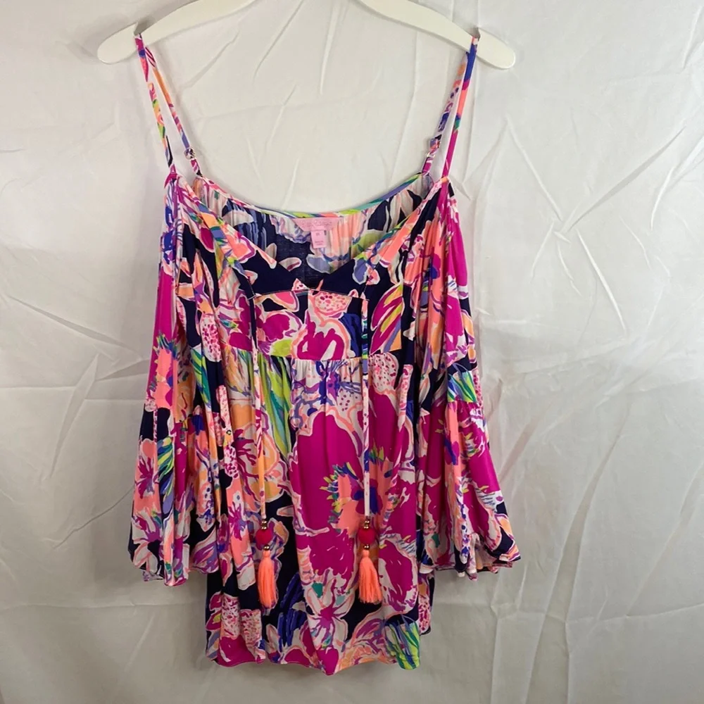 Lilly Pulitzer Alanna Top Cold Shoulder size medium EUC - Hard to find - Picture 2 of 12